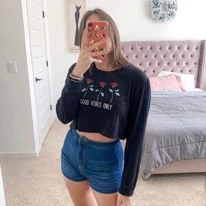 Good Vibes Only Black Rose Graphic Cropped Long Sleeve Shirt